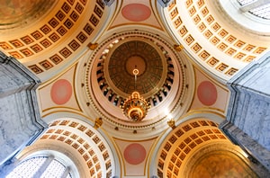 Inside Washington State Capitol-min